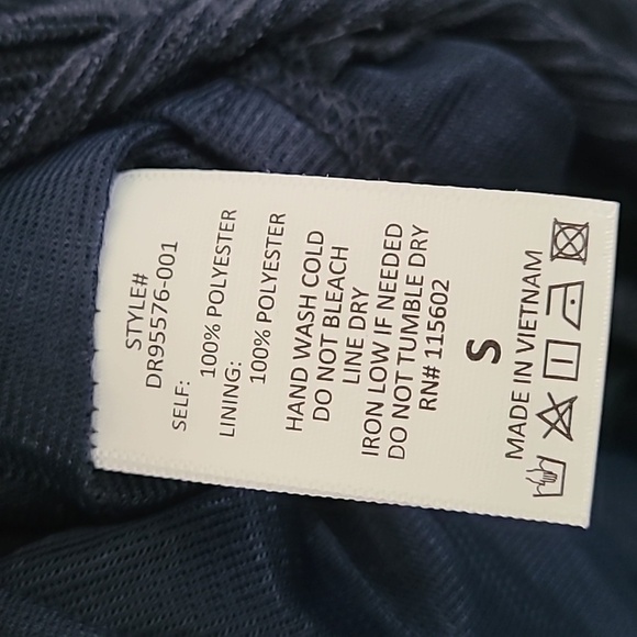 NORDSTROM Navy Crepe Short Sleeve Midi Length Dress Size Small NWT - Picture 13 of 13